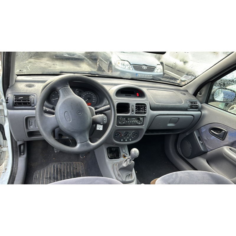 Pompe de direction RENAULT CLIO 2 Photo n°16
