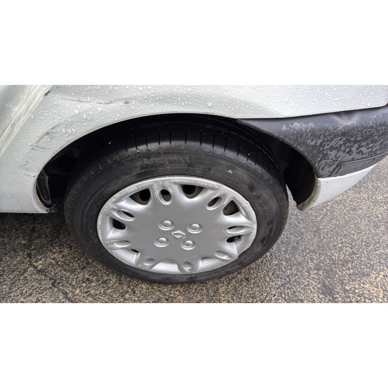 Pompe de direction RENAULT CLIO 2 Photo n°17