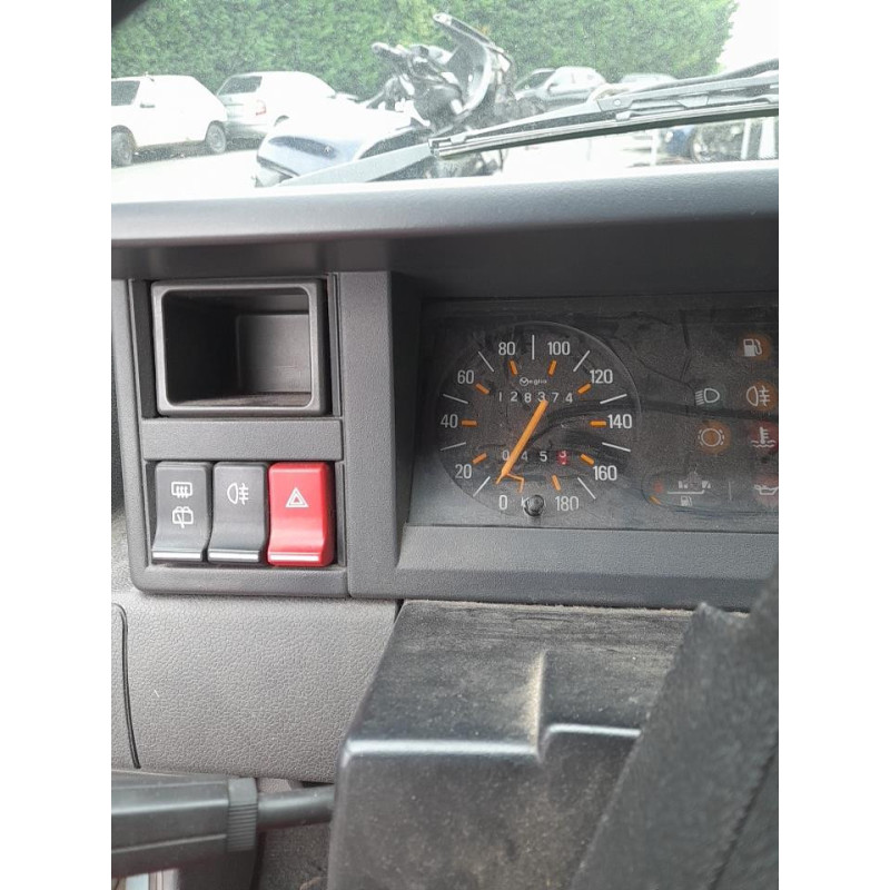 Attache ceinture arriere gauche RENAULT SUPER 5 Photo n°7