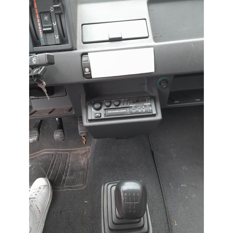 Attache ceinture arriere gauche RENAULT SUPER 5 Photo n°8