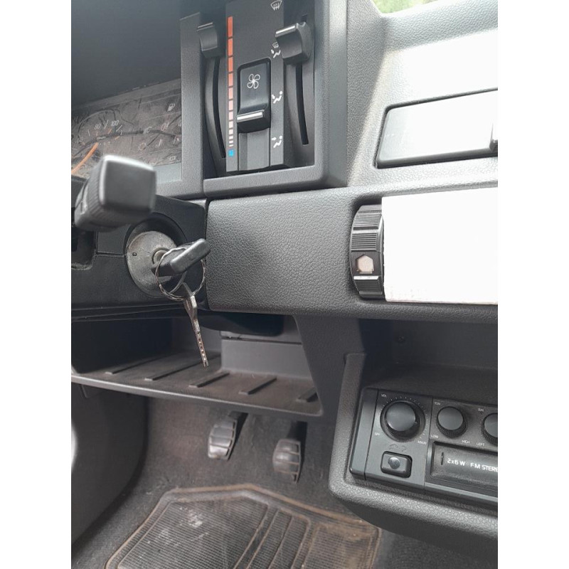 Attache ceinture arriere gauche RENAULT SUPER 5 Photo n°12