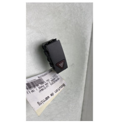 Bouton de warning MERCEDES CLASSE C 204 Photo n°1