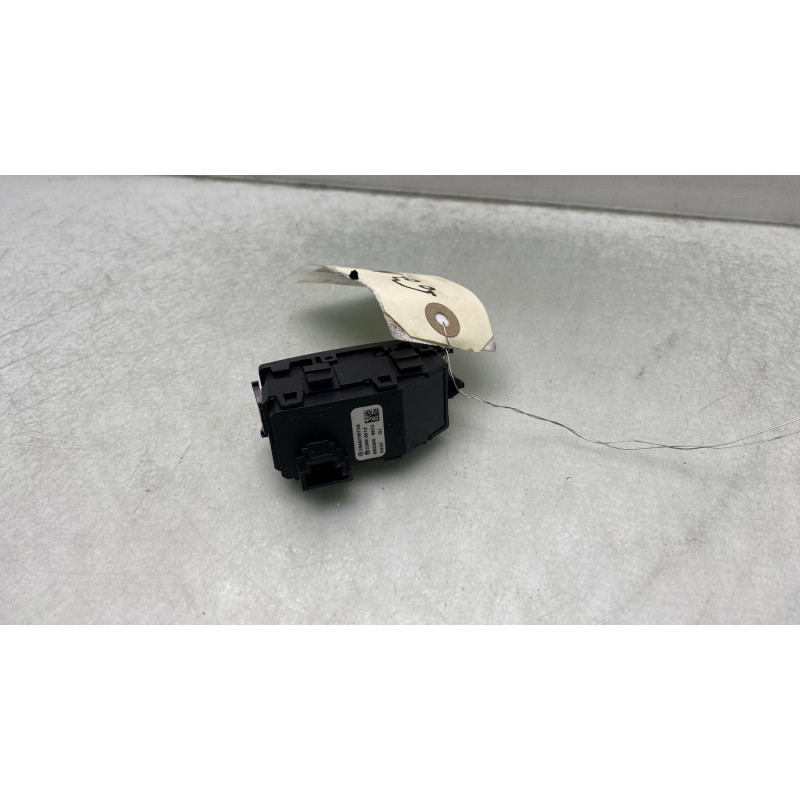 Bouton de warning MERCEDES CLASSE C 204 Photo n°2