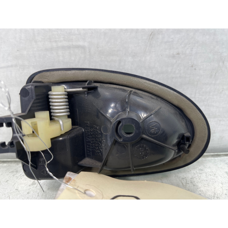 Poignee interieur avant droit RENAULT CLIO 2 Photo n°2