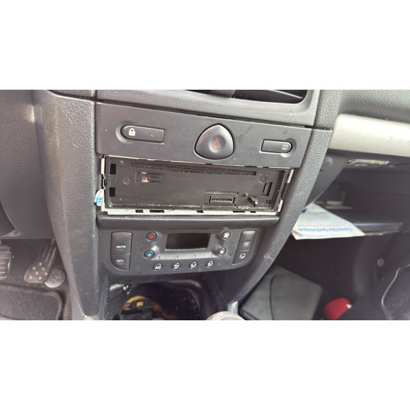 Poignee interieur avant droit RENAULT CLIO 2 Photo n°19