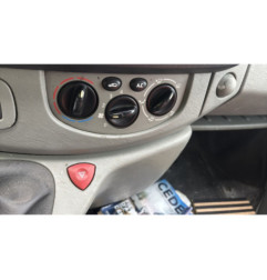Poignee porte avant droit RENAULT TRAFIC 2