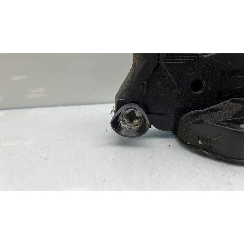 Serrure avant droit TOYOTA YARIS 2 Photo n°4
