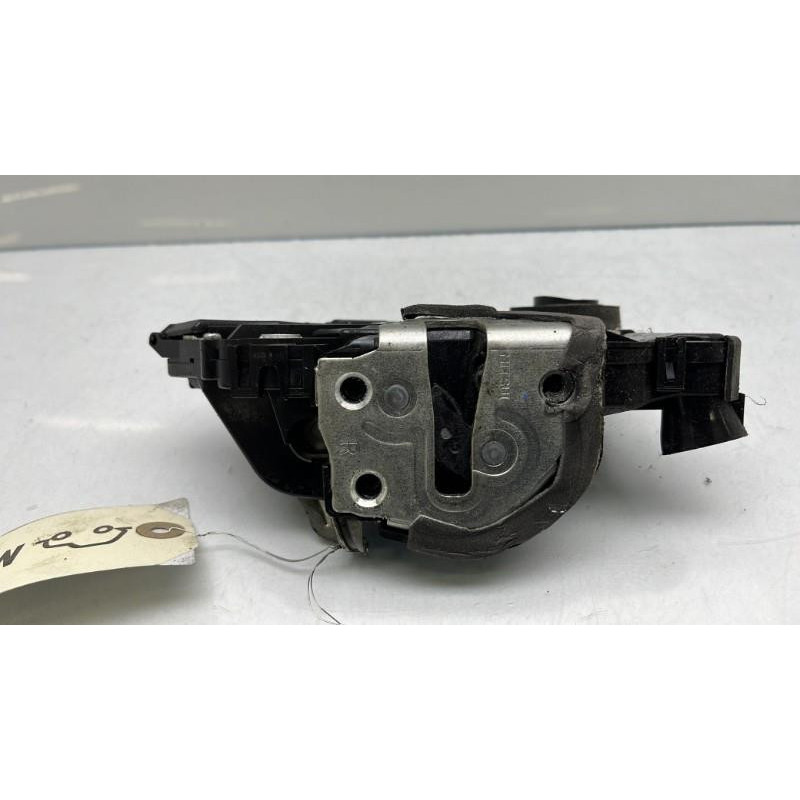 Serrure avant droit TOYOTA YARIS 2 Photo n°6