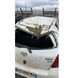 Serrure avant droit TOYOTA YARIS 2