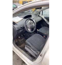 Serrure avant droit TOYOTA YARIS 2