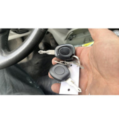 Serrure avant droit RENAULT SCENIC 1