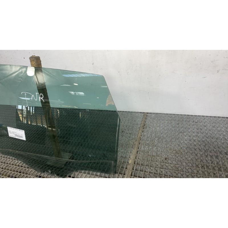 Vitre arriere gauche SEAT ARONA Photo n°3