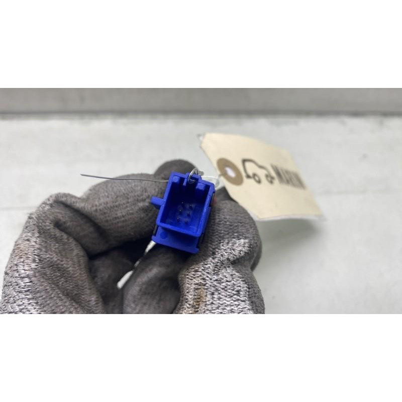 Bouton de warning SEAT ARONA Photo n°2