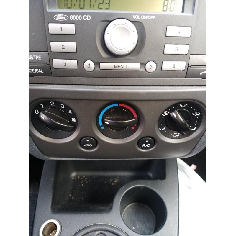 Bouton de warning FORD FUSION Photo n°5
