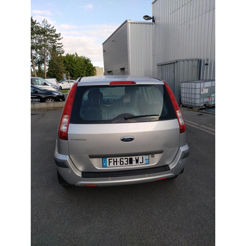 Bouton de warning FORD FUSION Photo n°10