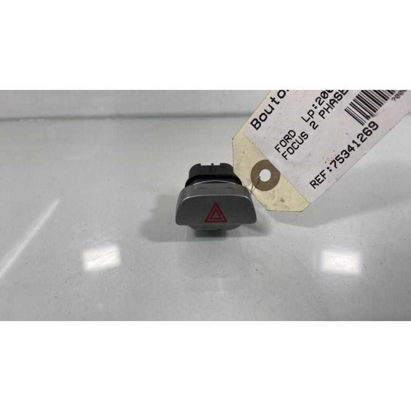 Bouton de warning FORD FOCUS 2 Photo n°3