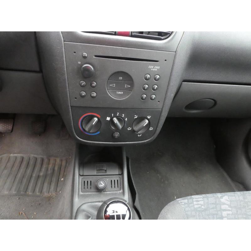 Feu arriere principal gauche (feux) OPEL CORSA C Photo n°8