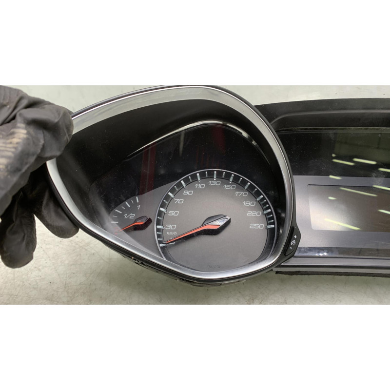 Compteur PEUGEOT 308 2 Photo n°1