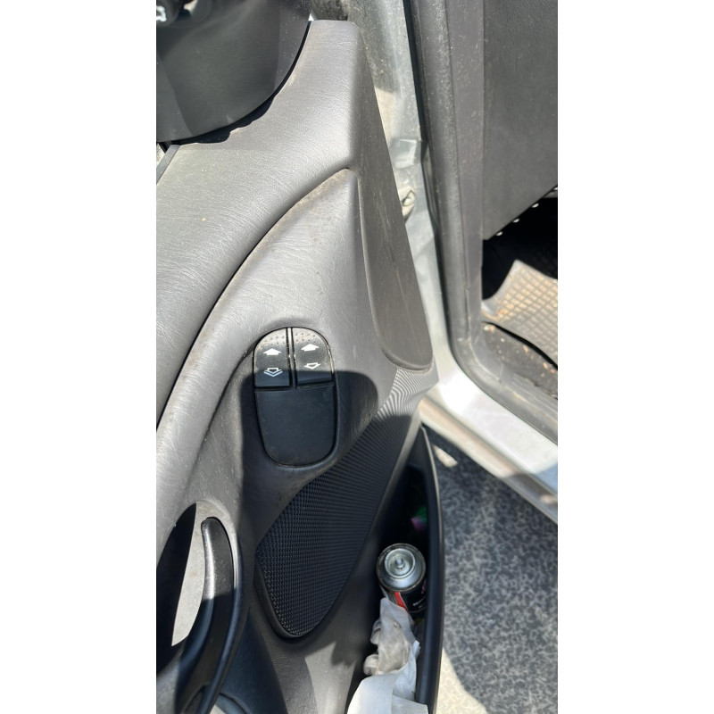 Pare boue avant droit FORD FOCUS 1 Photo n°8