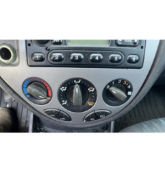 Pare boue avant droit FORD FOCUS 1