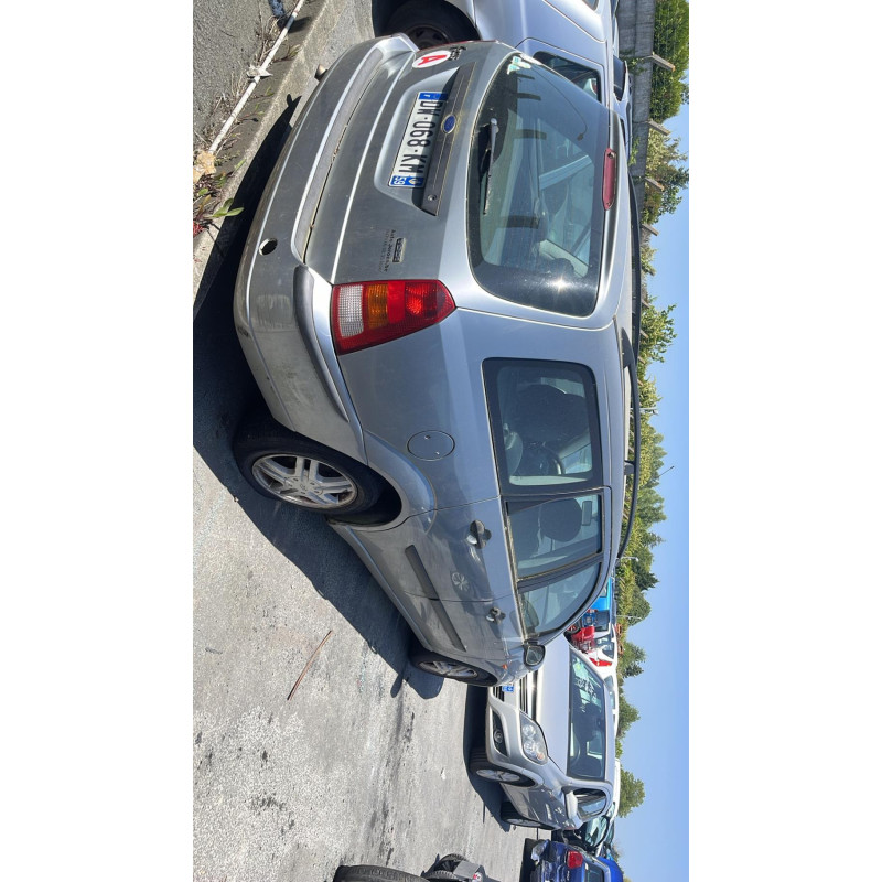 Pare boue avant droit FORD FOCUS 1 Photo n°16