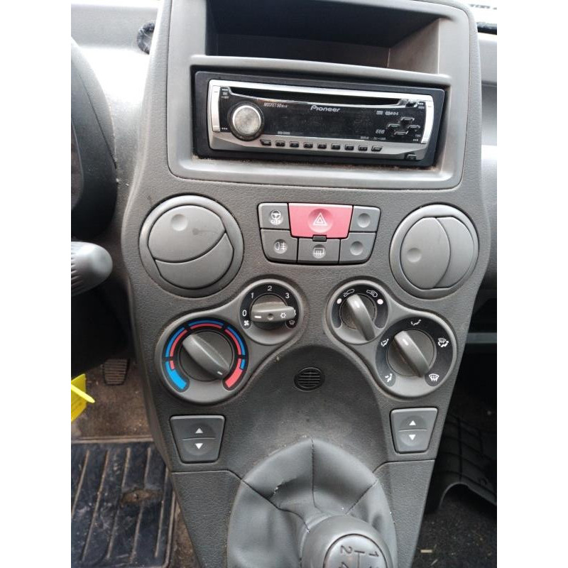 Poignee porte avant droit FIAT PANDA 2 Photo n°4