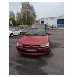 Attache ceinture arriere gauche PEUGEOT 306