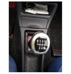 Attache ceinture arriere gauche PEUGEOT 306