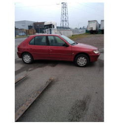 Attache ceinture arriere gauche PEUGEOT 306