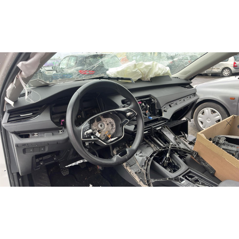 Custode arriere gauche SKODA OCTAVIA 3 Photo n°4