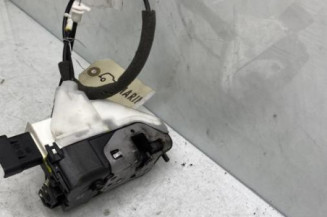 Serrure avant droit PEUGEOT 3008 1