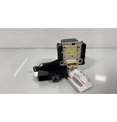 Bouton de warning TOYOTA YARIS 1 Photo n°1