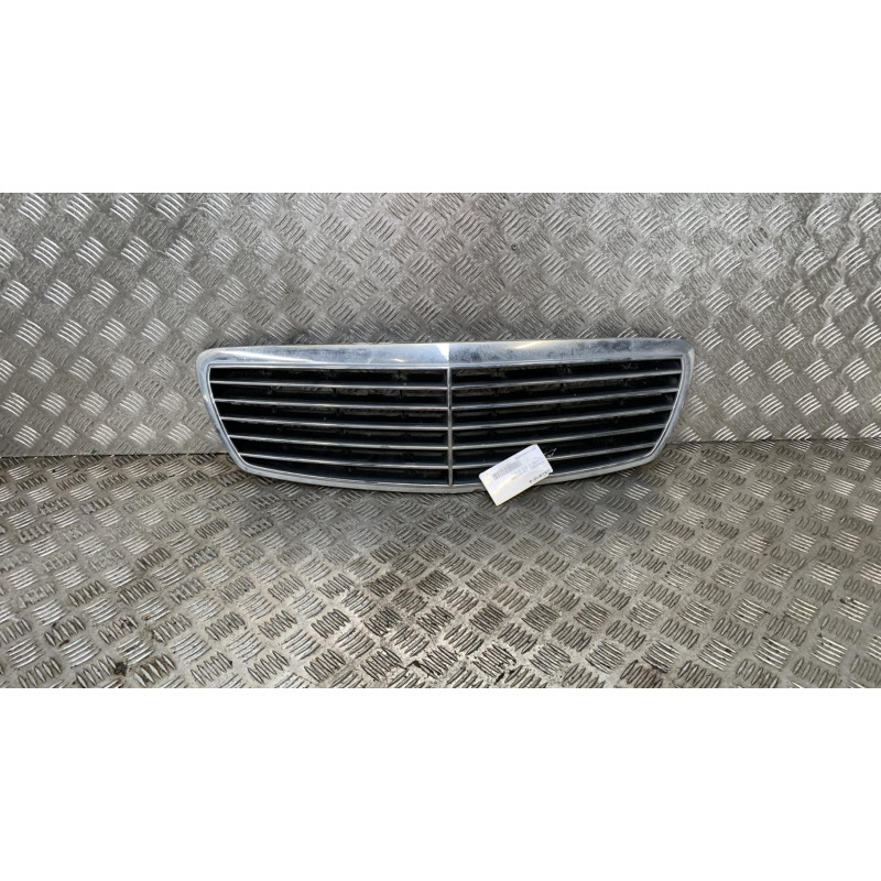 Calandre MERCEDES CLASSE E 211 Photo n°2