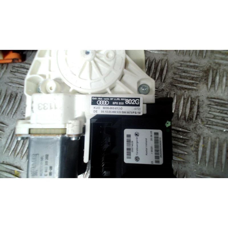 Leve vitre electrique avant droit AUDI A3 2 Photo n°1