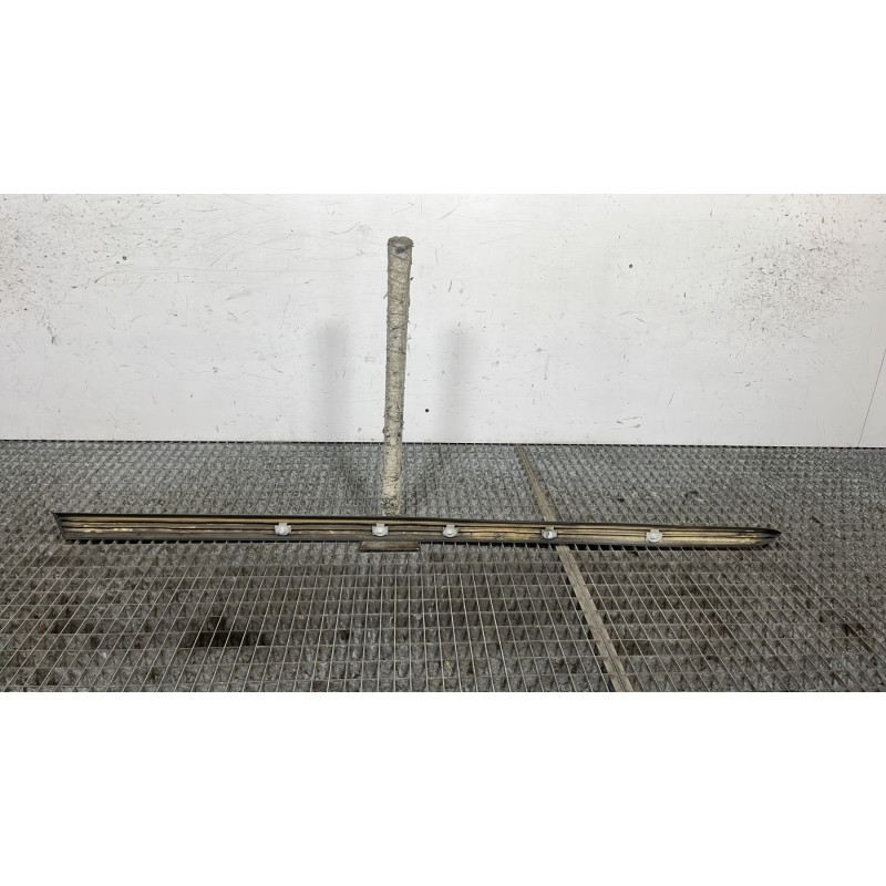 Baguette de porte avant gauche PEUGEOT 407 Photo n°4