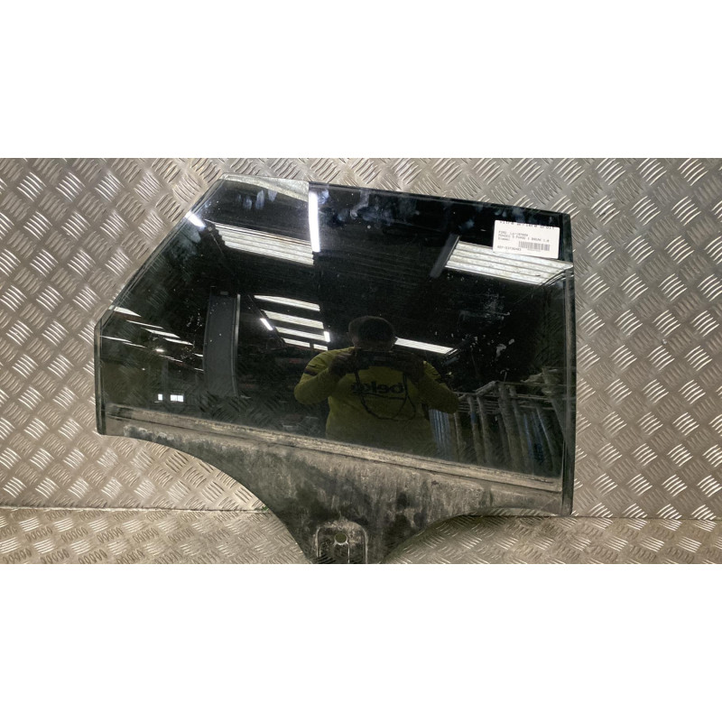 Vitre arriere droit FORD MONDEO 3 Photo n°1