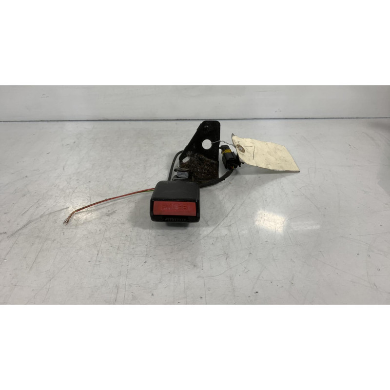 Attache ceinture arriere gauche PEUGEOT 207 Photo n°2