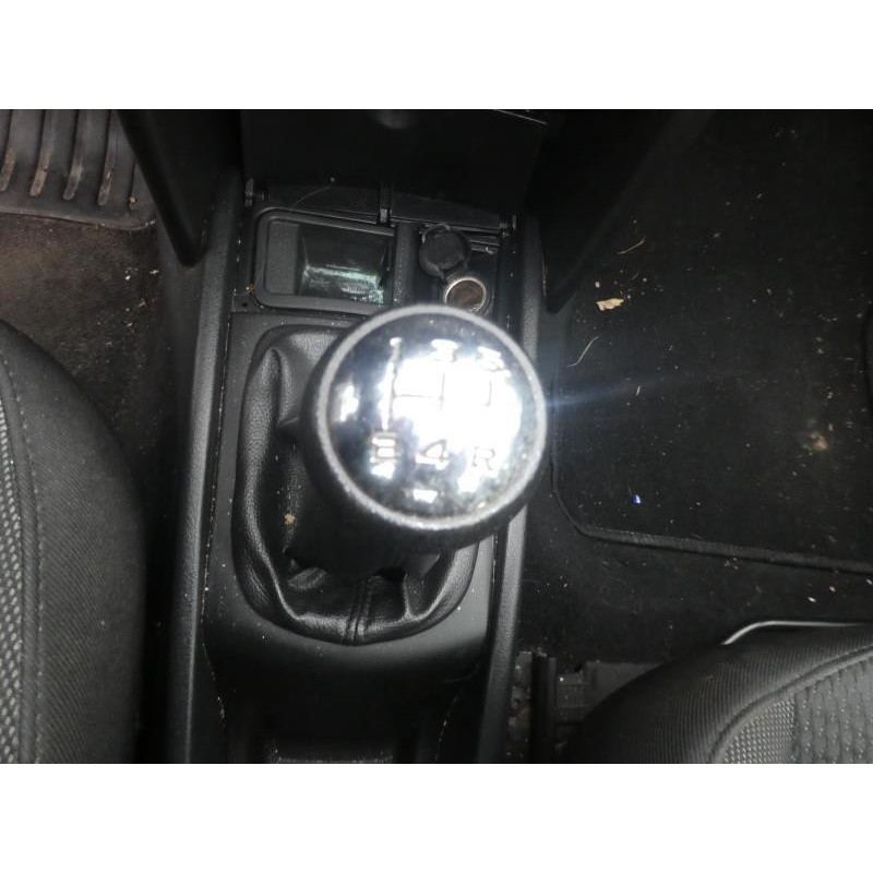 Attache ceinture arriere gauche PEUGEOT 207 Photo n°16