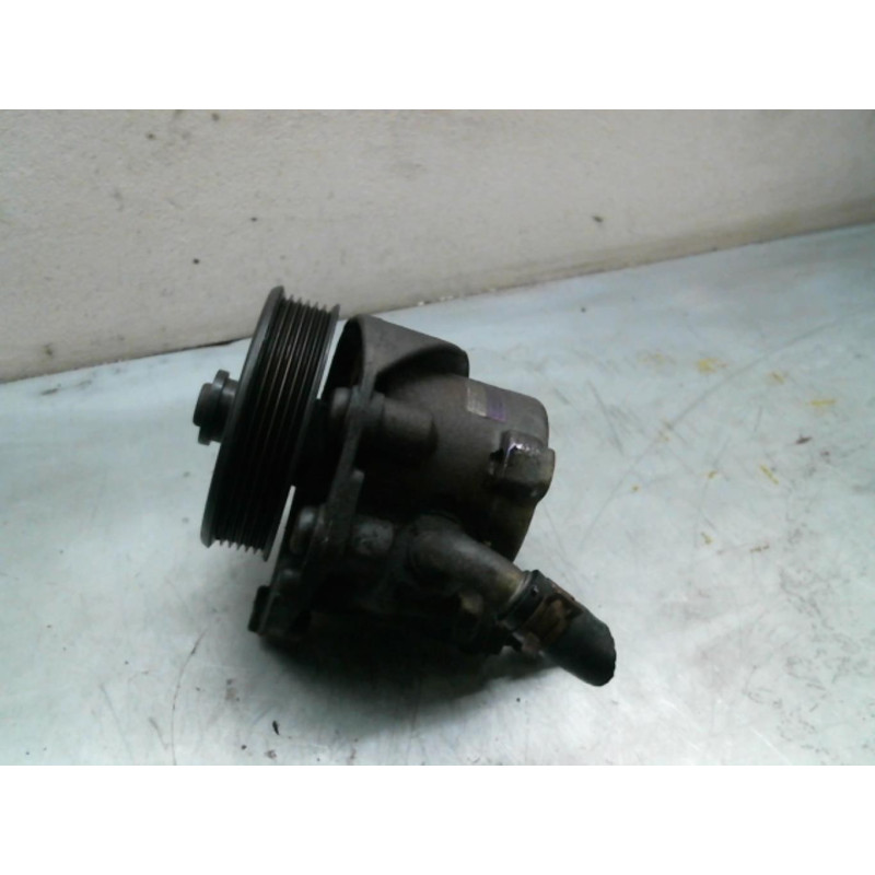 Pompe de direction RENAULT LAGUNA 1 Photo n°3