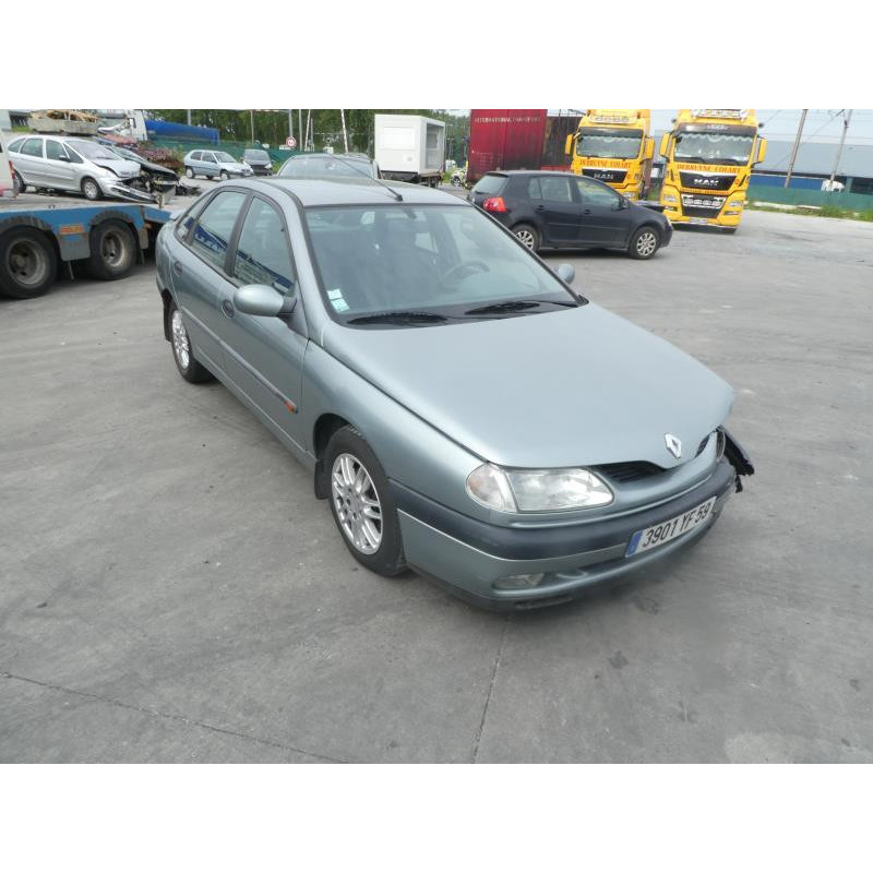 Pompe de direction RENAULT LAGUNA 1 Photo n°8