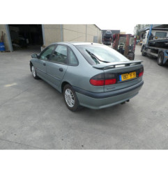 Pompe de direction RENAULT LAGUNA 1