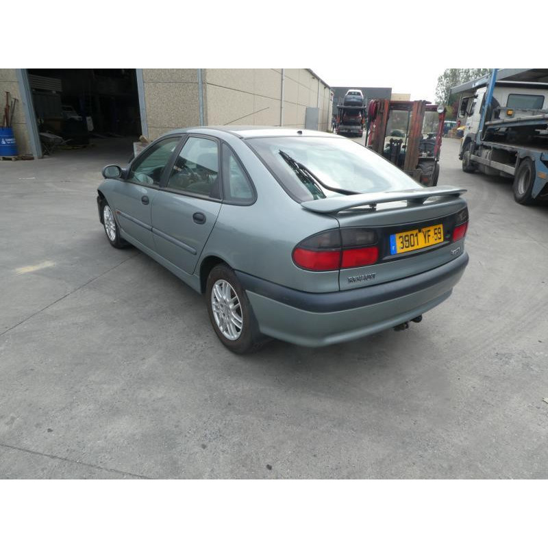 Pompe de direction RENAULT LAGUNA 1 Photo n°11