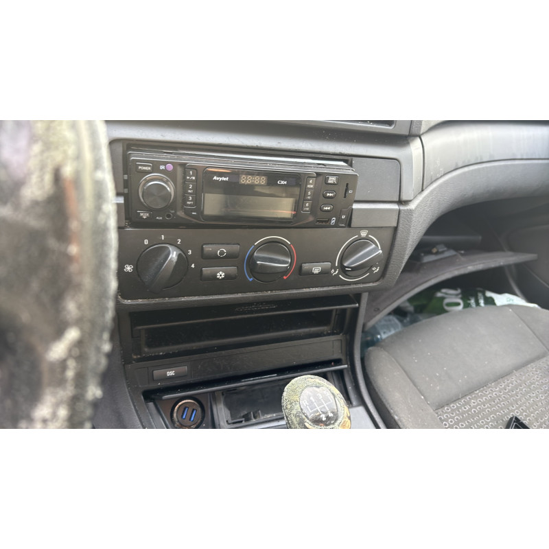 Vitre arriere droit BMW SERIE 3 E46 Photo n°19