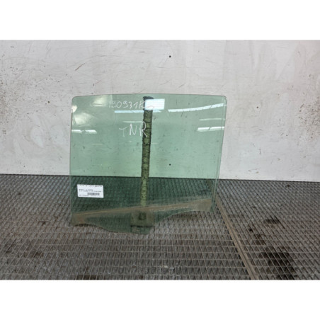 Vitre arriere gauche RENAULT CLIO 3 Photo n°1