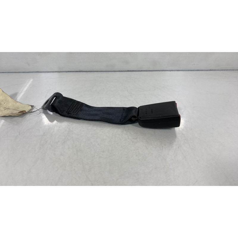 Attache ceinture arriere droit PEUGEOT 406 Photo n°2
