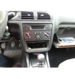 Attache ceinture arriere gauche PEUGEOT 406