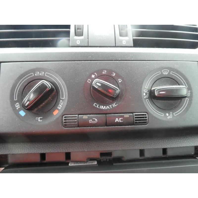 Trappe d'essence SKODA ROOMSTER Photo n°7