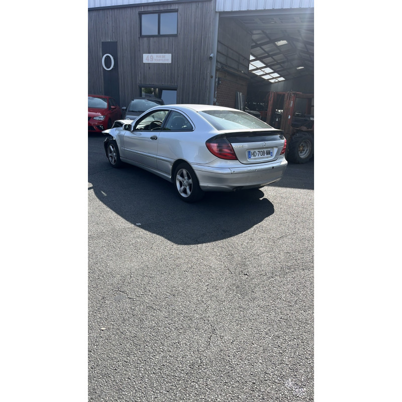 Aile avant droit MERCEDES CLASSE C 203 COUPE SPORT Photo n°8