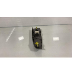 Interrupteur de leve vitre arriere droit TOYOTA PRIUS 2