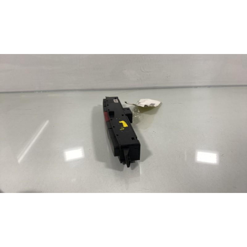 Bouton de warning FIAT GRANDE PUNTO Photo n°3
